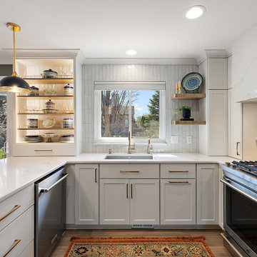Starmark Maple Wales Marshmallow Cream and Moss Green Kitchen