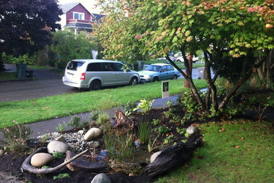 Photo of a contemporary landscaping in Seattle.