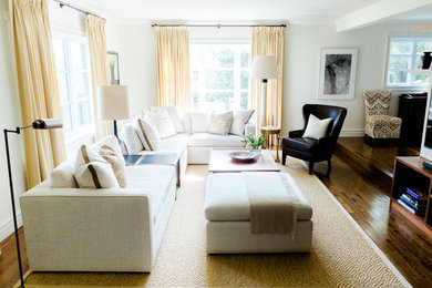 Inspiration for a living room remodel in Montreal