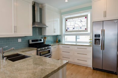 Transitional kitchen photo in Los Angeles