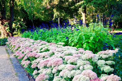 Inspiration for a traditional landscaping in Boston.