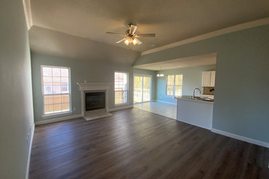Example of a living room design in Other