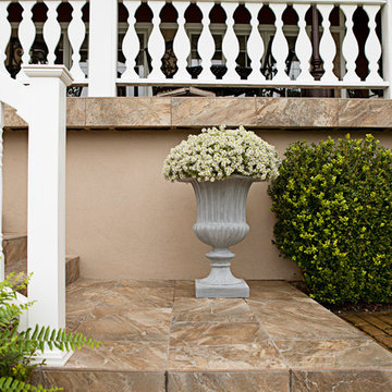 Classic Ribbed Urn