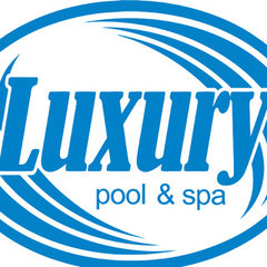 Luxury Pool & Spa