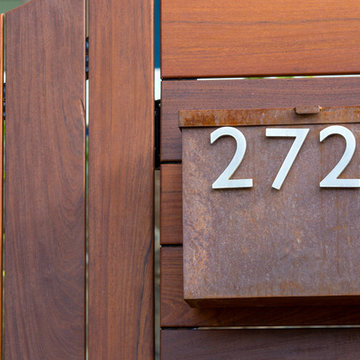 East Manoa Entry Gate
