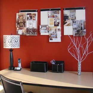 他の地域のモダンスタイルのおしゃれなホームオフィス・仕事部屋の写真