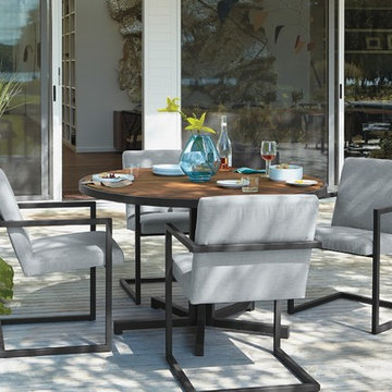 Montego Round Tables