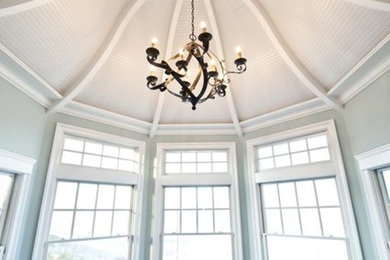 Dining room - traditional dining room idea in New York