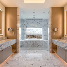 910 Lantern- Bathroom