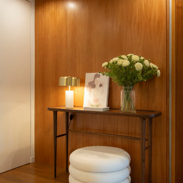 Entrance Hall Console and Round Pouf, Paço de Arcos