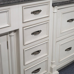 Top Knobs M190 Cabinet Pull and M195 Backplate - Cabinet And Drawer Handle Pulls