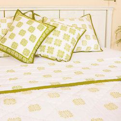 Country Quilts - Bedroom Products