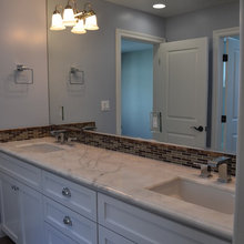 jack and jill Bath vanity/mirror