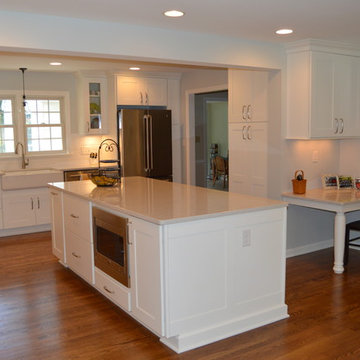 Kitchen Remodel with White Copenhagen Cabinets, Lagoon Tops and Subway Tile