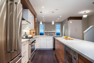Trendy kitchen photo in Calgary
