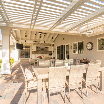The California Room w/ Dining Area