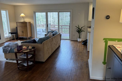 Living room - transitional living room idea in Sacramento