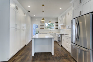 Elegant kitchen photo in Houston