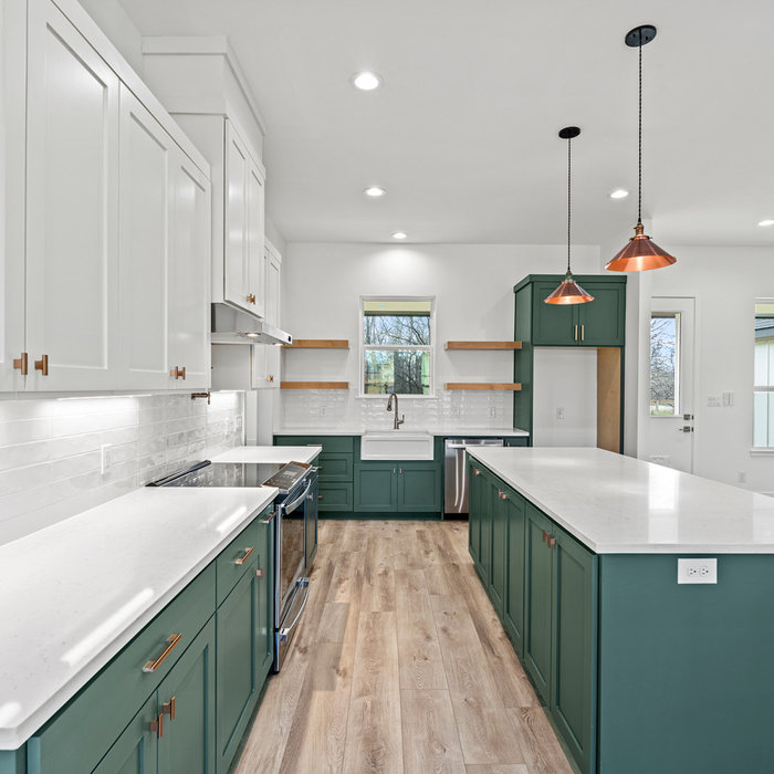 Cottage kitchen photo in Austin
