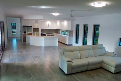 Inspiration for a modern home design in Sunshine Coast.