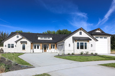 Example of an exterior home design in Boise