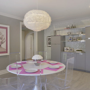 Traditional w/ Contemporary Style!