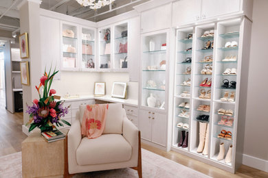 Example of a minimalist closet design in Hawaii