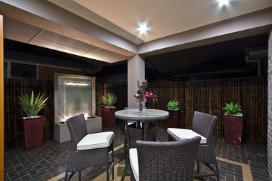 Inspiration for a modern patio in Adelaide.