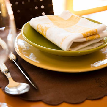 eat well and laugh often/table