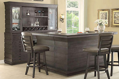 Example of a home bar design in Detroit