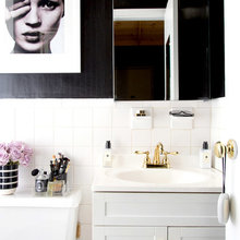 bathroom black and white