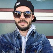 Micah Weisss foto