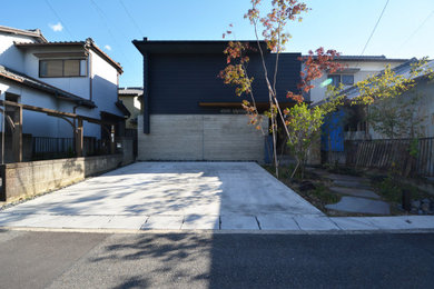 名古屋にあるおしゃれな一戸建ての家の写真