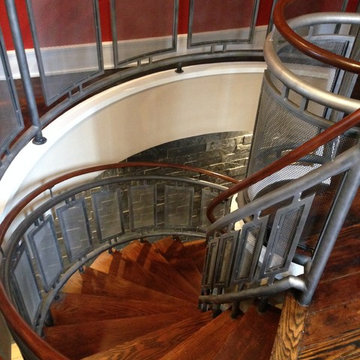 Floating Circular Stairway. No Stringer Beams!