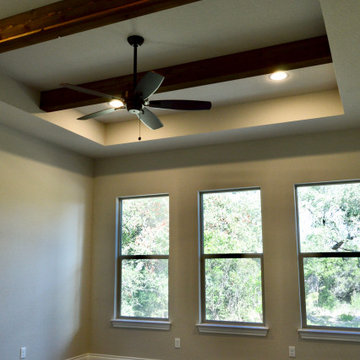 Farmhouse: 3,153 ft²/4 bd/3 bth/2ST