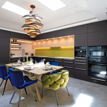 UNIQUE BLACK AND GREEN MODERN KITCHEN