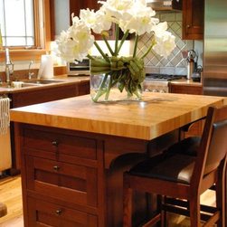 Chopblock Top Island - Kitchen Islands And Kitchen Carts