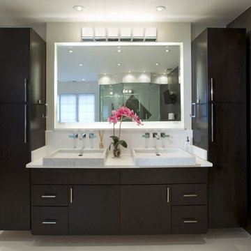 Spa Treatment at Home with Stunning Bath and Walk-in Closet