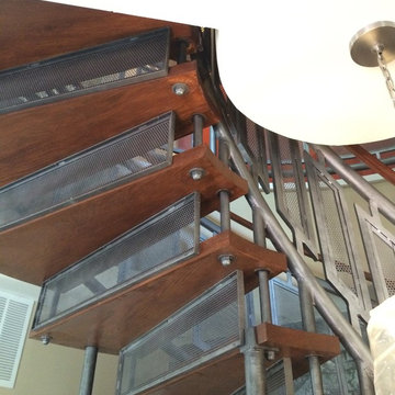 Floating Circular Stairway. No Stringer Beams!