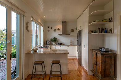 Photo of a traditional kitchen in Melbourne.
