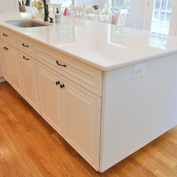 Classic Traditional White Kitchen / Rockville, MD