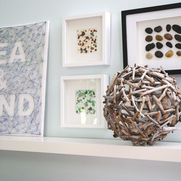 Beach finds: driftwood, seaglass and pebbles