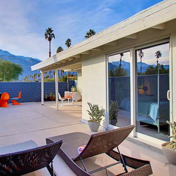 3 Palms - Side Patio