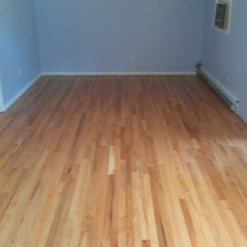 Wood floor repairing. Weaving flooring.