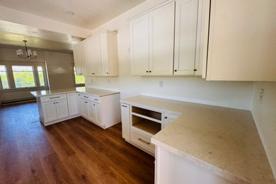 Inspiration for a contemporary laundry room remodel in Los Angeles