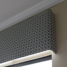 Cornice with nail heads