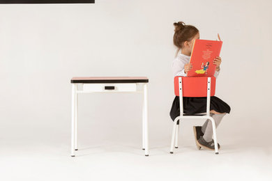 KIDS DESK AND CHAIR - 3 TO 6 YEARS OLD