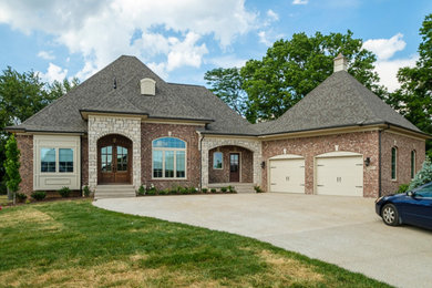 Example of an arts and crafts home design design in Louisville