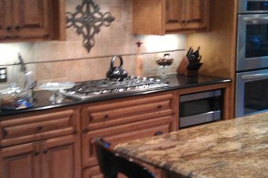 Elegant kitchen photo in Austin