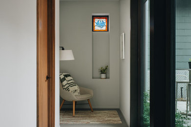 Hallway - mid-century modern hallway idea in Chicago